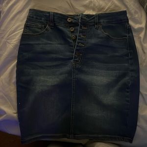 Multi buttoned mini skirt
